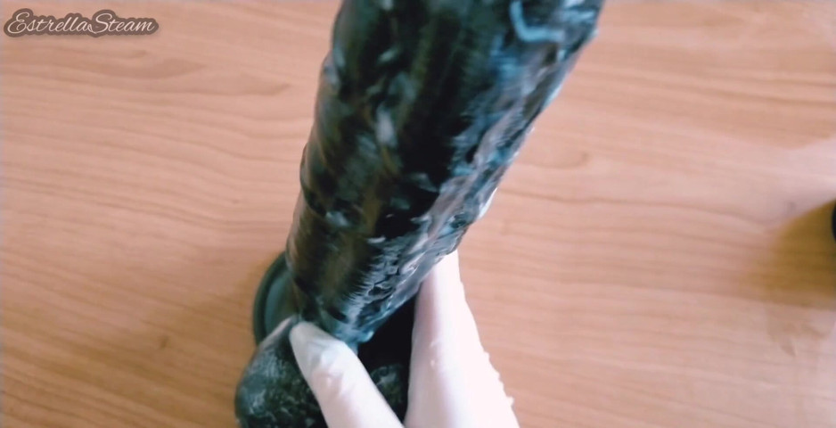 Gloves and Dildo (EstrellaSteam)