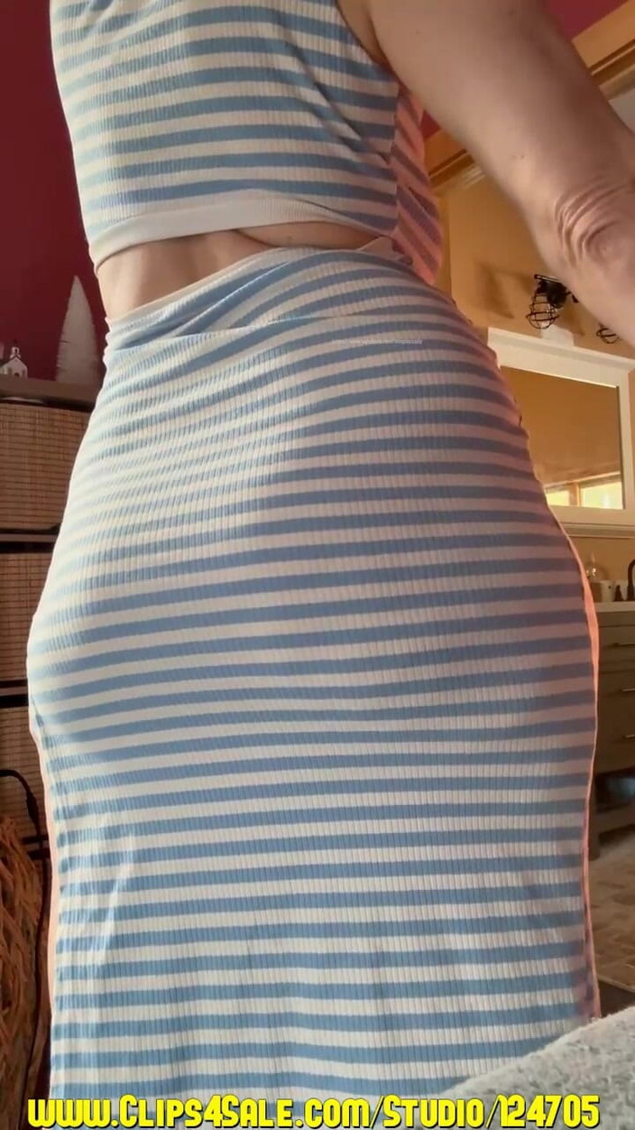 Long Toe Sally Big Buns: Cheeky Basketballs