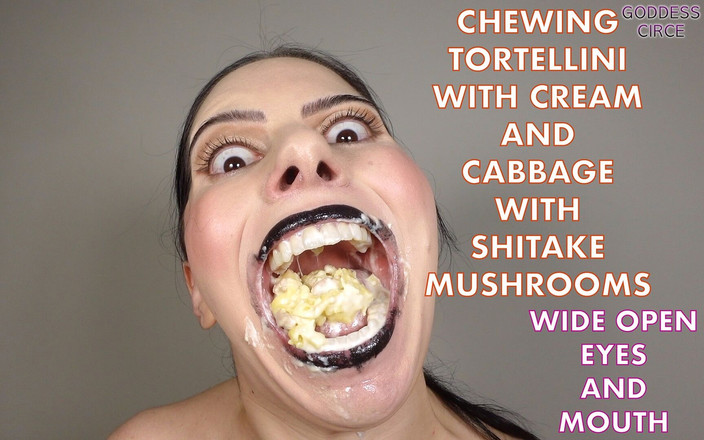 Goddess Circe: 버섯을 곁들인 크림과 양배추를 곁들이는 토르텔리니 - 눈을 크게 뜨고 입으로
