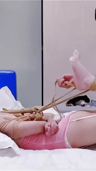Ciasne wiązanie i pokusa wanny