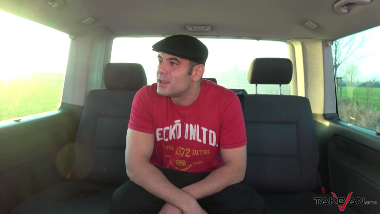 Take Van: Malá drobná holka nalezená na polích a brýle pokryté spermatem...