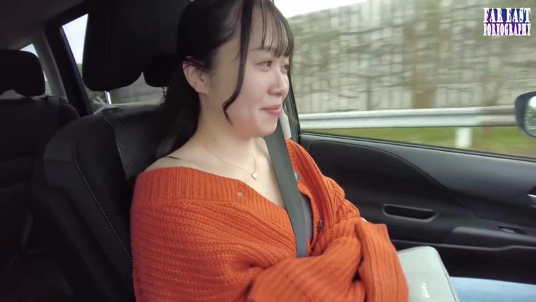 Far East pornography: Lik in olie gedrenkte slok met een glimlachende f-cup plagen...