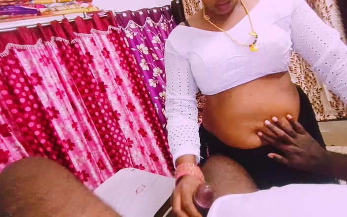 Telugu Honey Lips: Sexe infidèle, une femme au foyer en sari noir se...