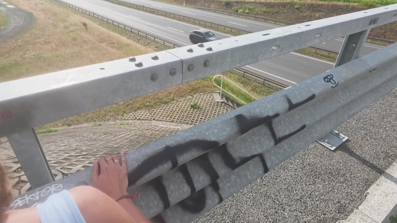 JonDickFlash: Kepergok ngentot di jalan tol, sepong kontol dan ngentot