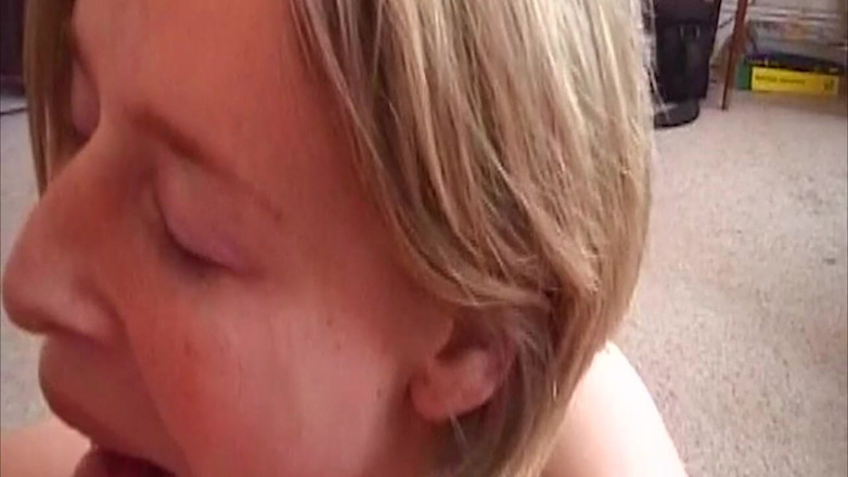 ORGASMX: Obciąganie I Połykanie Spermy Od Gorącej Blondynki