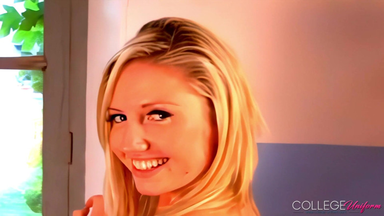 College Uniform: Spogliarello estivo con milly hedgland