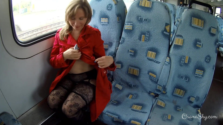 MILF Oxana: Kompilace kouření venku