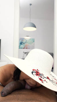 Arwen - GILF hongroise, pipe interraciale en POV avec une grosse bite noire