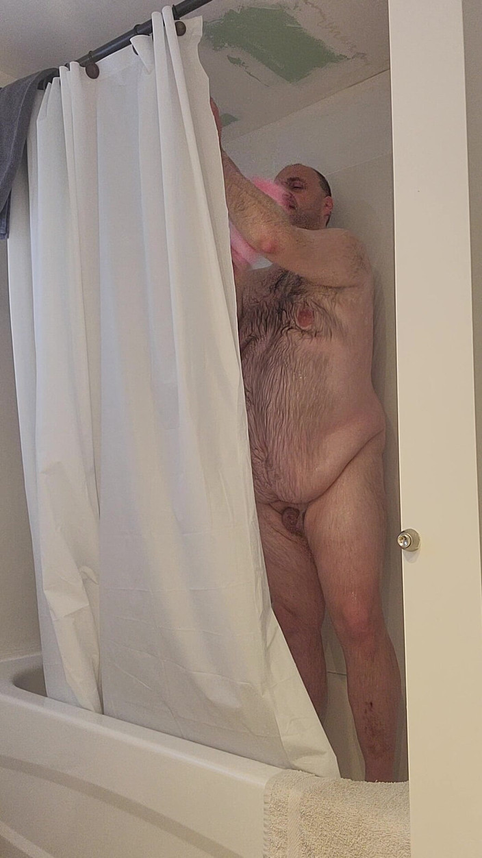 Caressonnous: ¡Intenta masturbar una Paem/patnf en el baño!