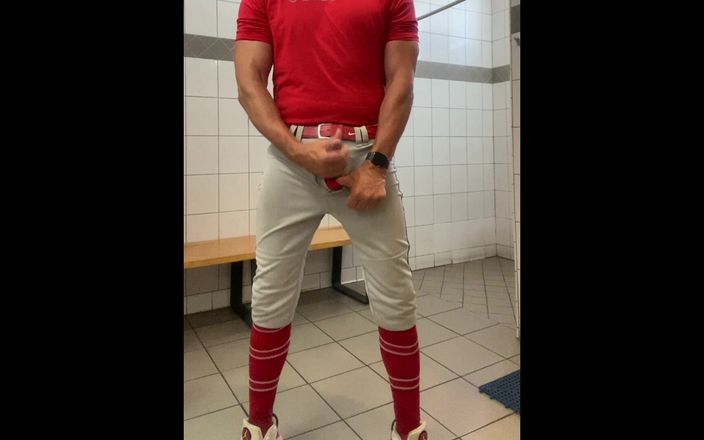 JockDad87: Buff Dilfjockdad87 pajea en el vestuario en Baseball Gear