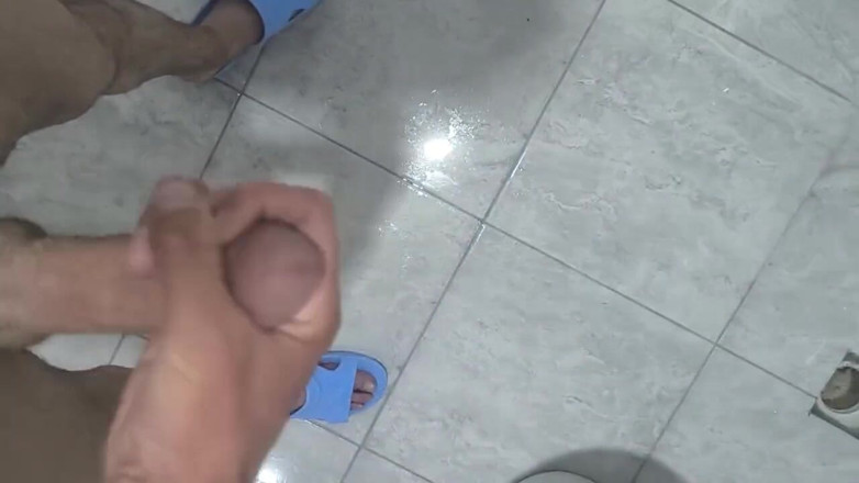 bigcook: Turkish Teenager Couldn't Control Himself in the Bathroom