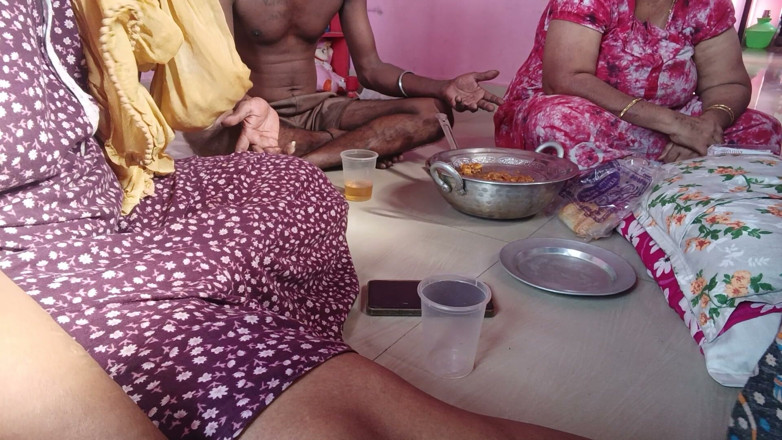 Reshmahotever: Tamil dricker varmt