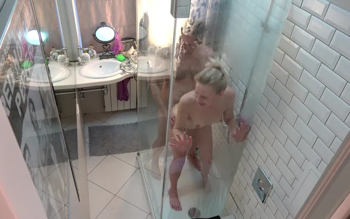 Dirty fantasy: Steamy Sex with Beautiful Stepmom in the Shower