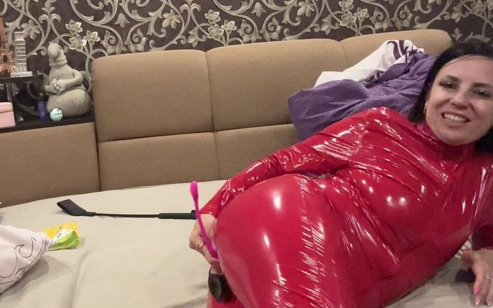 Larisa Cum: I&amp;#039;m Wearing a Latex Suit Covering My Whole Body and...