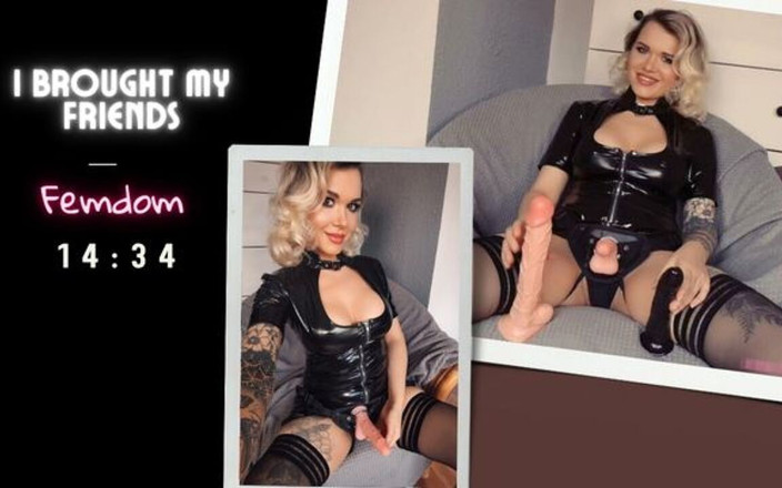 Marlene Moore: 我带来了我的朋友们。学习吮吸和给屁股，穿戴式假阳具marlene moore