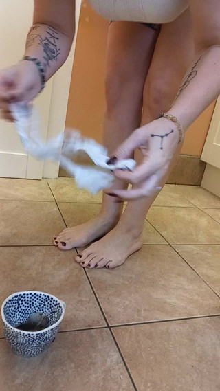 Lustful Libertines: 오줌 차 한 잔을 원하시나요?