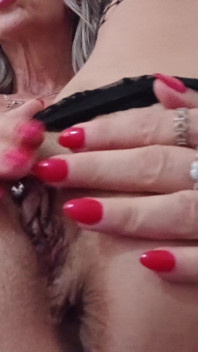 Rode nagels en mijn slimme vingers in actie