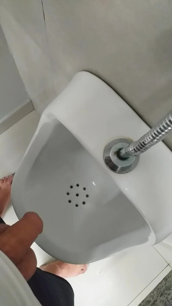 Marcosninfo: Casi Me Pillan Presumiendo Dentro Del Baño Del Gimnasio Y...