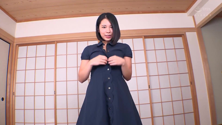 Strix: 射在女孩的内裤和大腿上。另一次射精被女孩的内裤和大腿看到而兴奋。