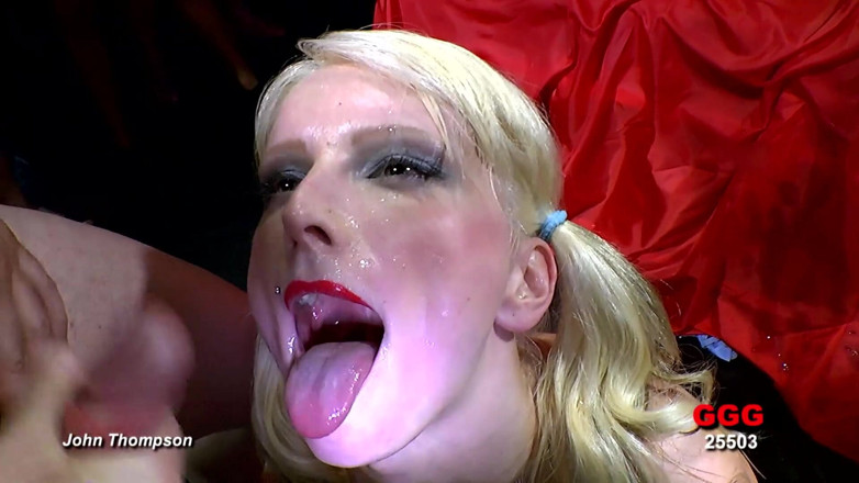 GGG John Thompson Studio: Blonde Gangbang-schlampe Mit Zöpfen Schluckt Ladungen