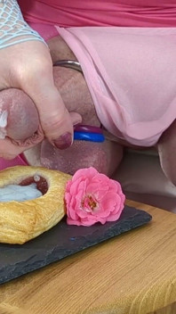 Rikki Ocean's Raspberry Cream Croissant