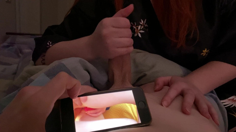 AmyHi: Sexy nevlastní matka mě přistihla při honění a pomohla mi...