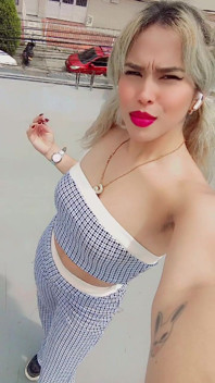 Göğüslerimi Göster