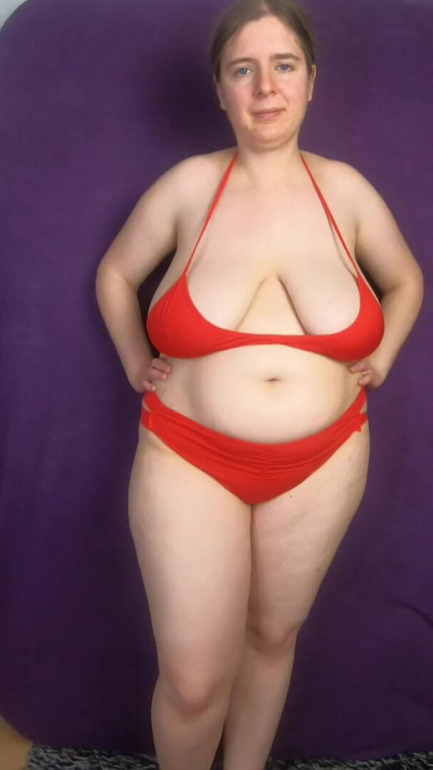 Lingerie Review: Bikini demasiado pequeño para mi