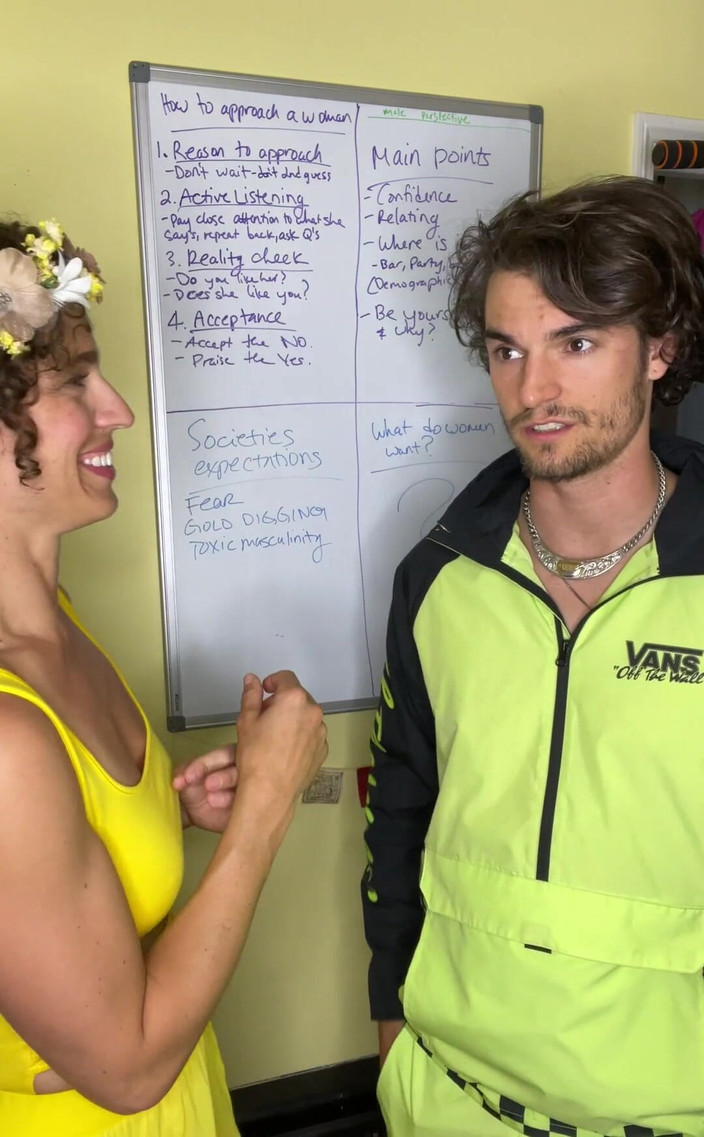 VibeWithMommy: हमारे अद्भुत प्रशंसकों में से एक ने हमें एक महिला से संपर्क करने के तरीके के बारे में वीडियो बनाने के लिए कहा! तो यहाँ महिला और पुरुष परिप्रेक्ष्य साझा