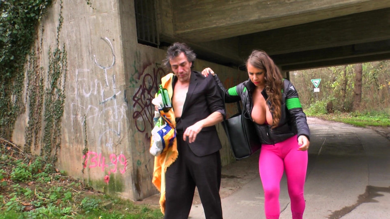 Piss Lover: Alman çifte penetrasyon sidik sürtük vahşi sikiş festivali