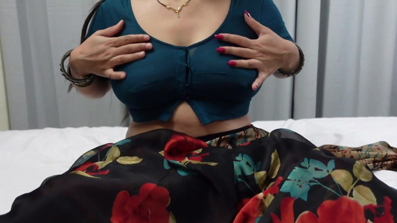 CurvyCumCouple69: Kakak ipar india lagi asik fingering memeknya sampai orgasme