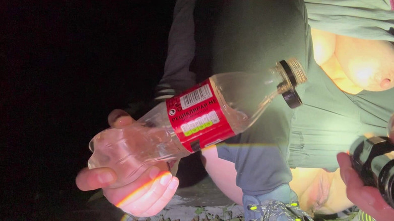 Putarankahotmilf: Masturbuj s Flesh Light v lese