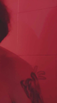 Candy Kush Hat Meinen Mann Abgelenkt Und Mich Während Einer Quickie-party Auf Die Toilette Geschleppt