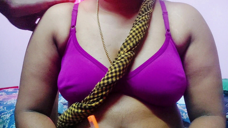 Desi Mohini: Bhabhi desi panas dengan abang ipar