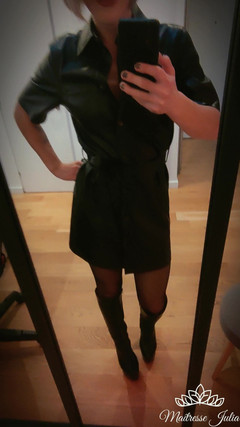 DeesseJulia: Domina-outfit leder und stiefel - herrin julia