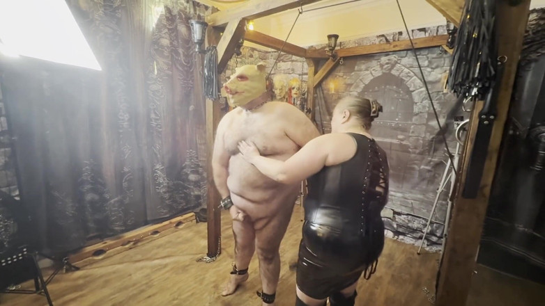 Aaexperiencesltd: Domina satana und satanas piggy