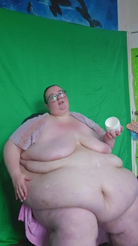 Gorda en masaje con crema