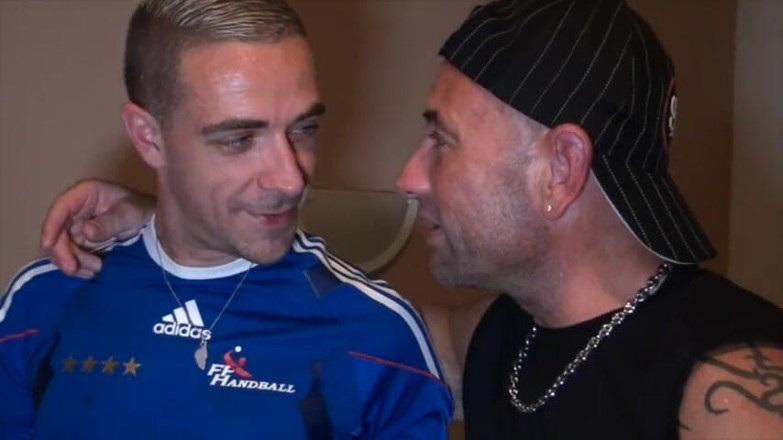 Gaybareback: Vykouřej mě a natáčím s telefonem sextape
