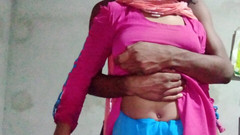 Laxmi deshi: Video seks teman wanita India kali pertama