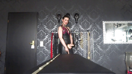 Lady Victoria Valente: Perverzní a velmi nadržený honění úkol pro vás!