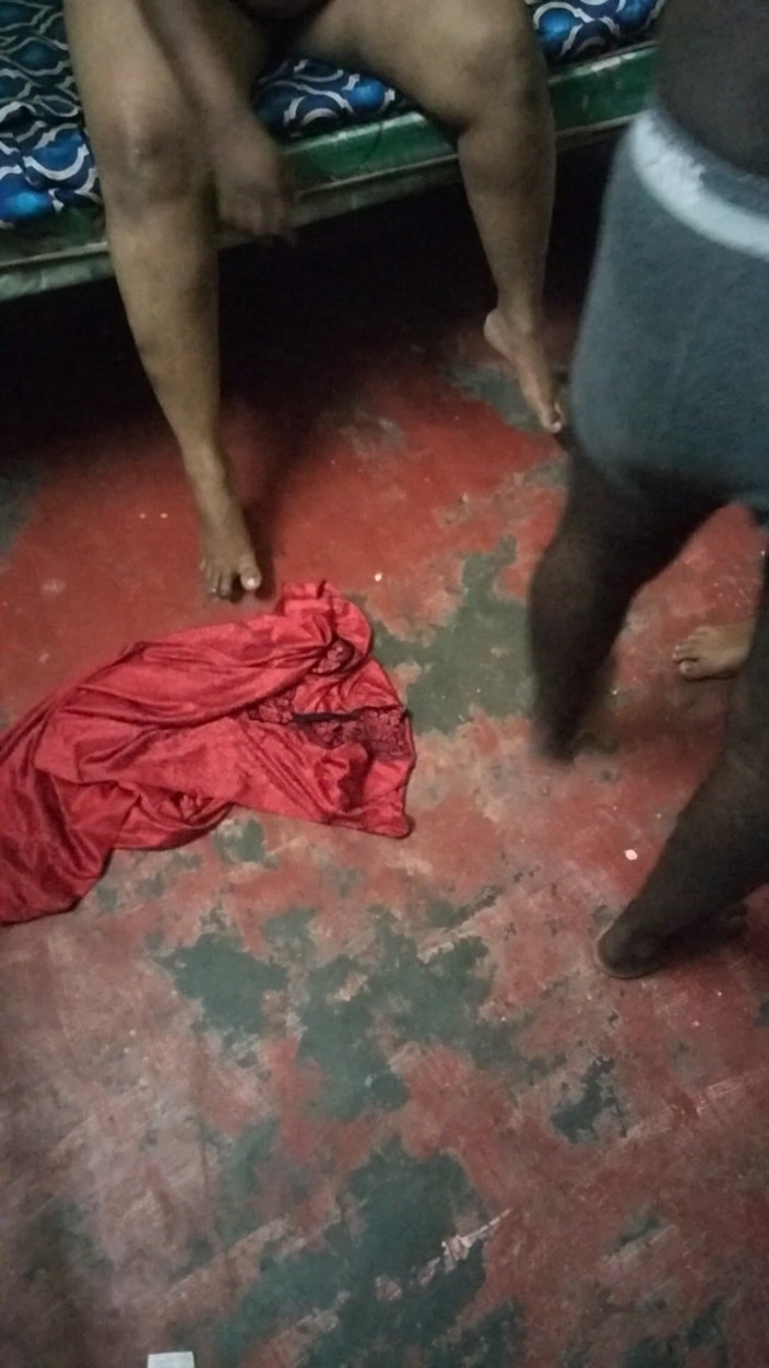 Tamil lesbian: După sex. Nud sexy