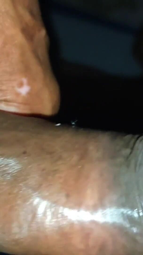 bisex321: Sperma-ejakulation Auf Den Großen Brüsten Der Schwägerin