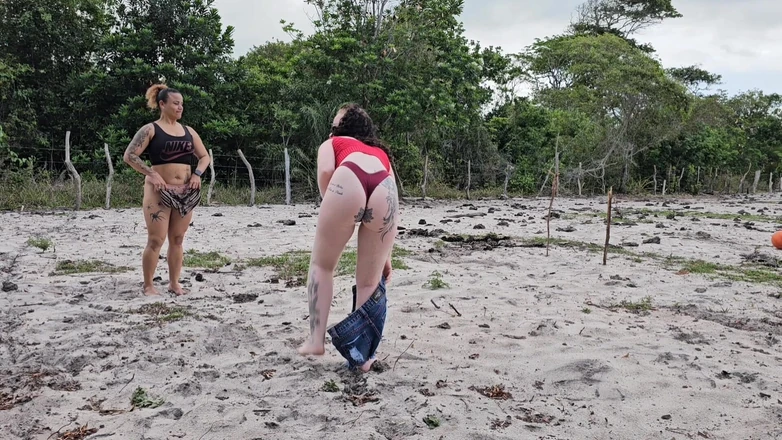 MARCIO BAIANO: Playing the Ball on The Field with My Neighbor We...