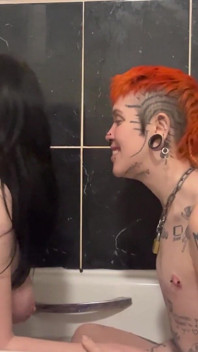 Trucco e pulizia del bagno