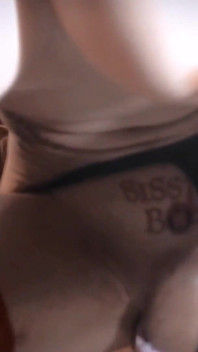 Die Gäste Sind Schon Unterwegs, Und Die Sissy-vagina Der Jungen Schönheit Ist Noch Nicht Bereit, Sich Zu Treffen!