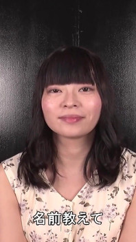 Himeka takahoshi scava e si lecca il mocciolo in cam fissa