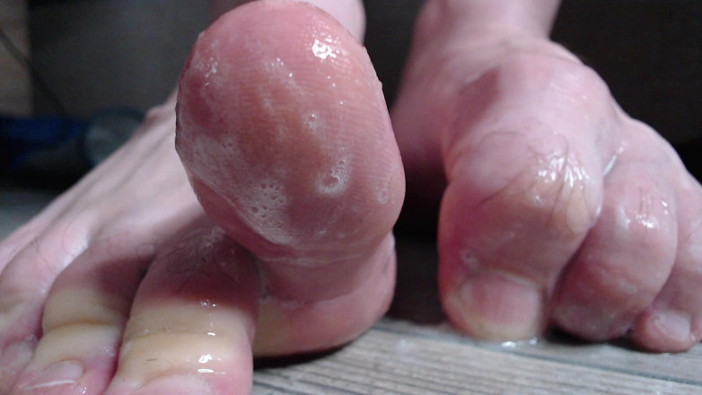 Hunky time: Feet and Drool