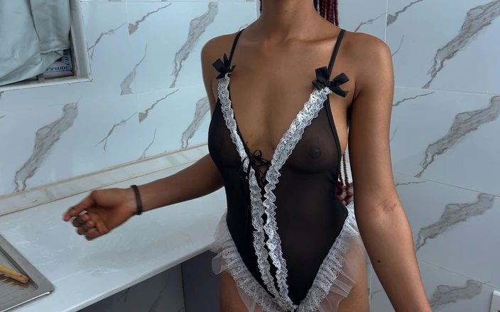 VigorVibes: Sacanagem empregada fode seu chefe enteado (nos bastidores)