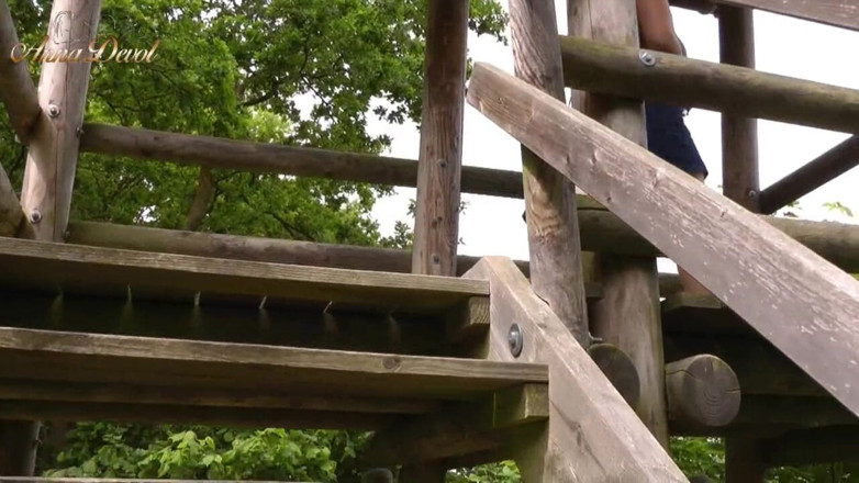 Anna Devot: Auf dem aussichtsturm masturbieren