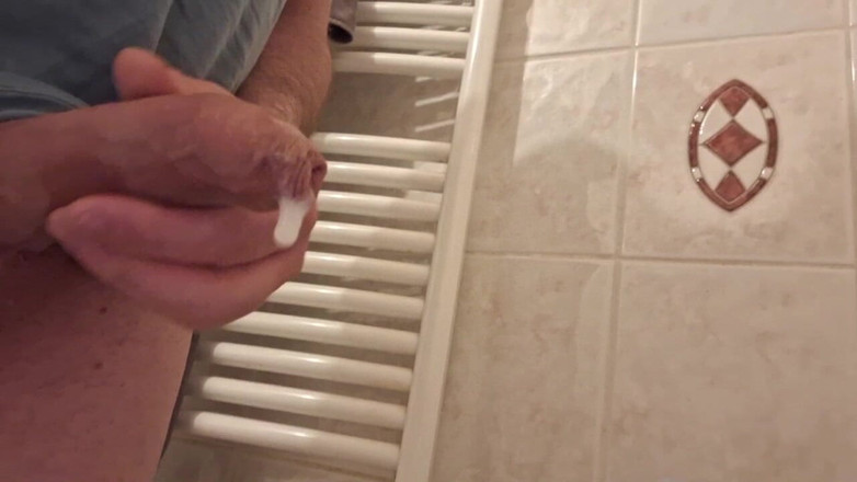 Sebastien D: Banyoda boşalma